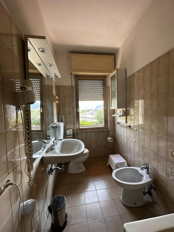 Hotel La Pineta Каррара Экстерьер фото
