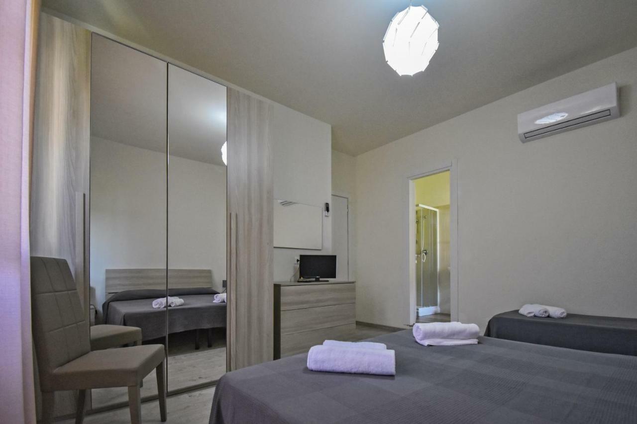 Hotel La Pineta Каррара Экстерьер фото